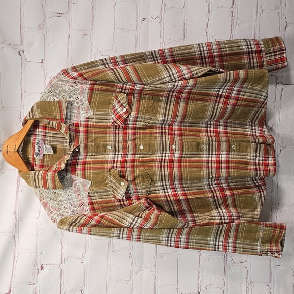 Vintage Wrangler Wrancher Lace Long Sleeve Pearl Snap Button Down Women Size XXL - Picture 1 of 12